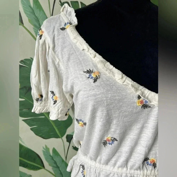Free People Women’s Cream full bloom embroidered crop top Ruffle Small NWT - Picture 6 of 9